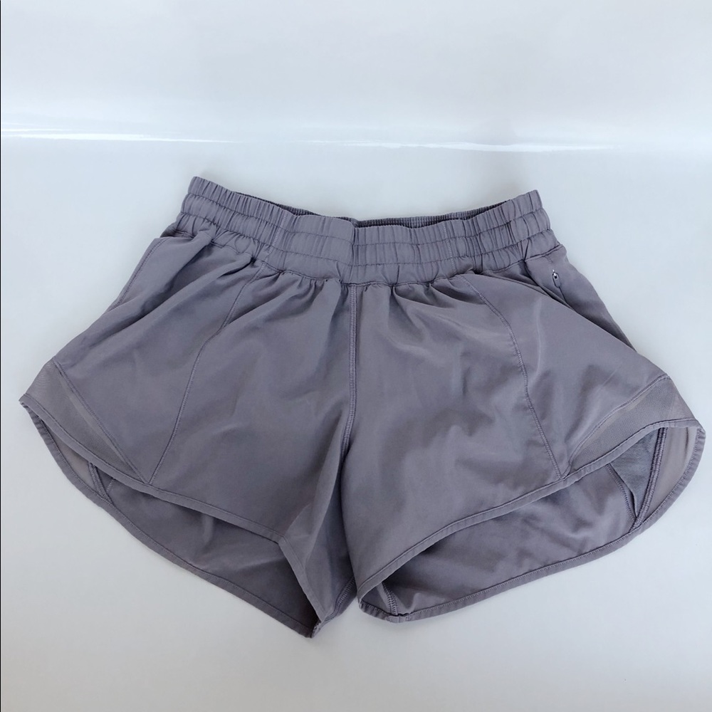 Lululemon 4.5 inch Hotty Hot shorts